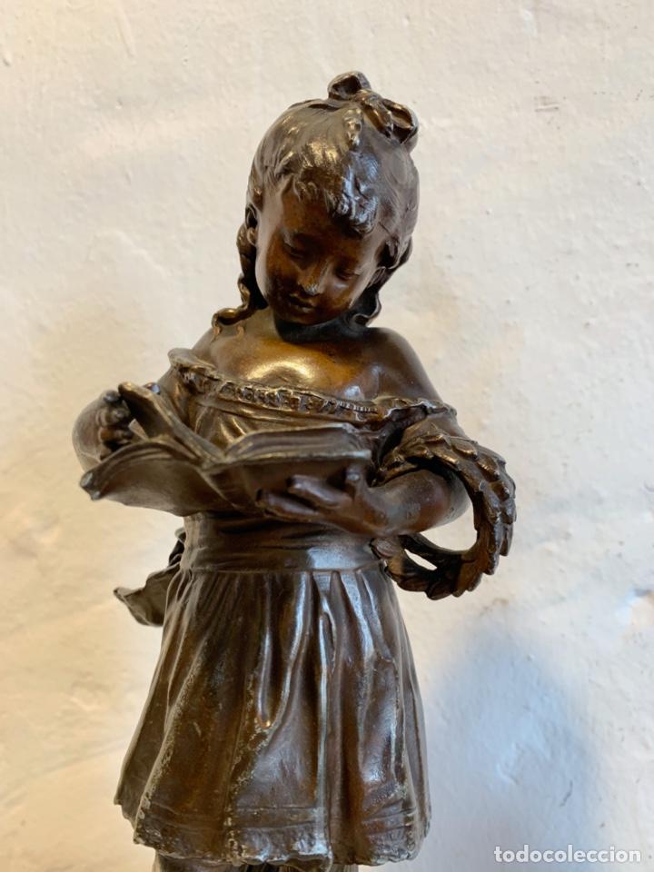 Antig&uuml;edades: ANTGUA PAREJA DE FIGURAS EN CALAMINA - Foto 4