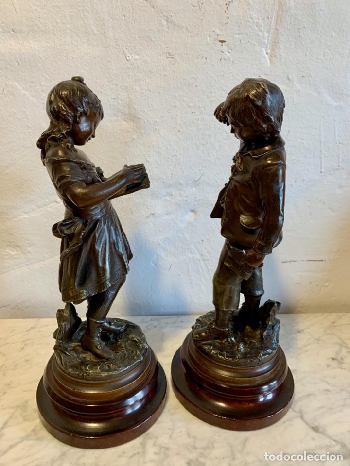 Antig&uuml;edades: ANTGUA PAREJA DE FIGURAS EN CALAMINA - Foto 6