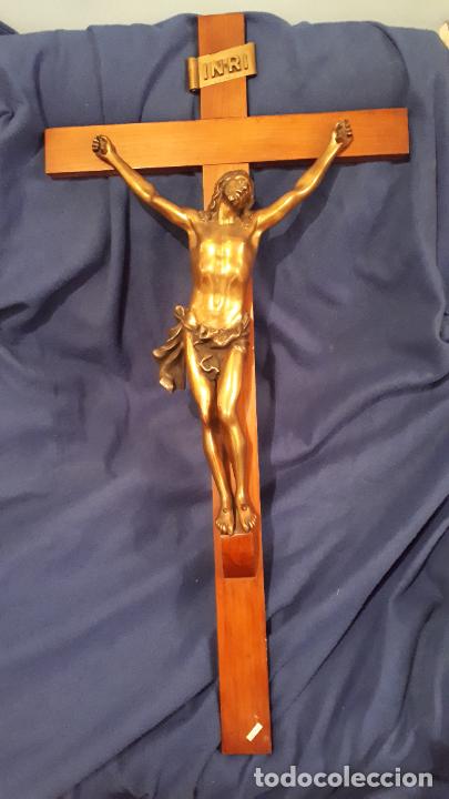 Antig&uuml;edades: Gran crucifijo de bronce - Foto 1