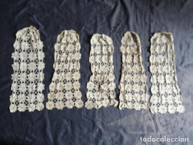 Antig&uuml;edades: 5 BONITOS TAPETES DE GANCHILLO. - Foto 1