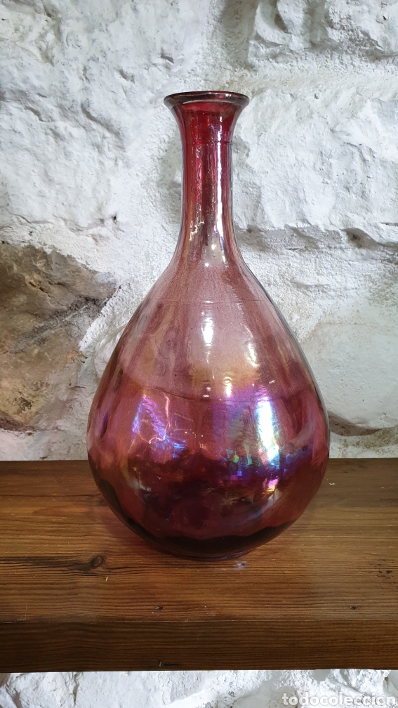 Antiquit&eacute;s: Precioso jarron decorativo de cristal reciclado en tonos rojos/rosas.