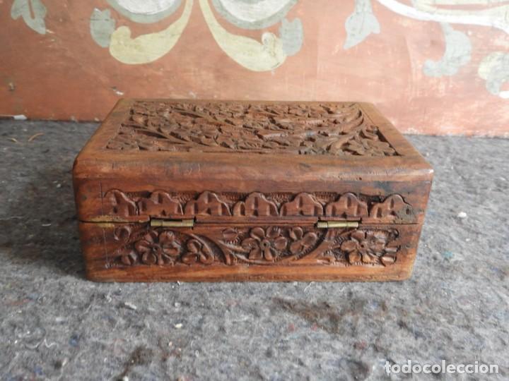 Antig&uuml;edades: CAJA DE MADERA CON TALLA DE FLORES - Foto 5