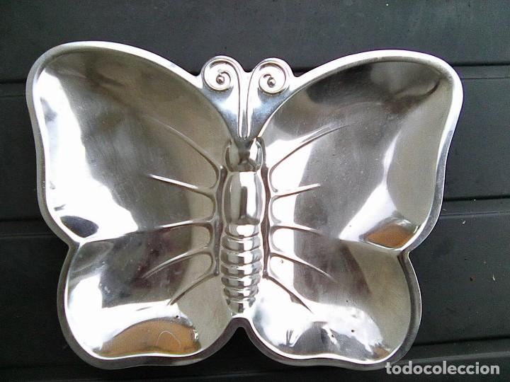Antig&uuml;edades: Bandeja plateada con forma de mariposa - Foto 1