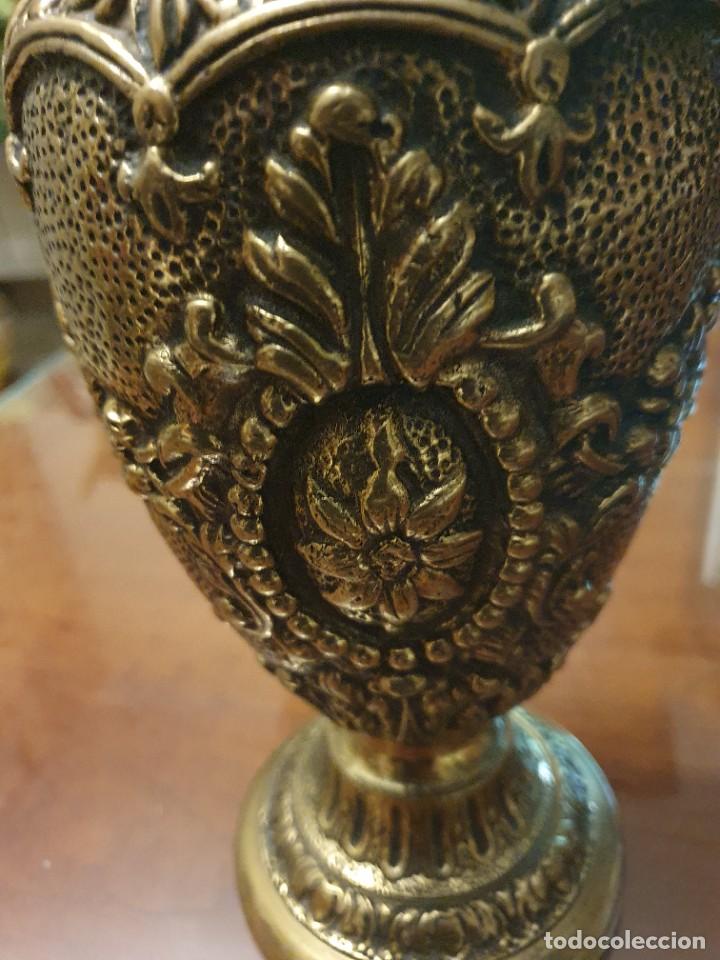Antig&uuml;edades: Antiguo jarron de bronce - Foto 7