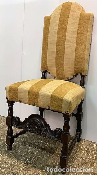 Antig&uuml;edades: SILLA TAPIZADA ESTILO LUIS XIII - Foto 1