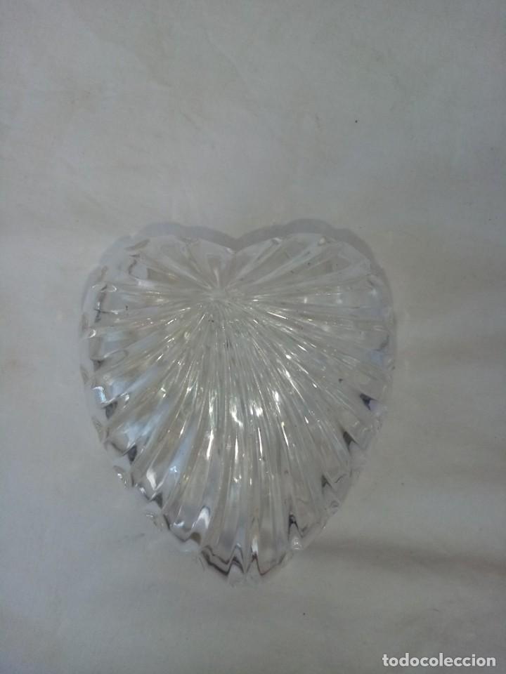 Antig&uuml;edades: Cajita de cristal con forma de corazon. - Foto 4