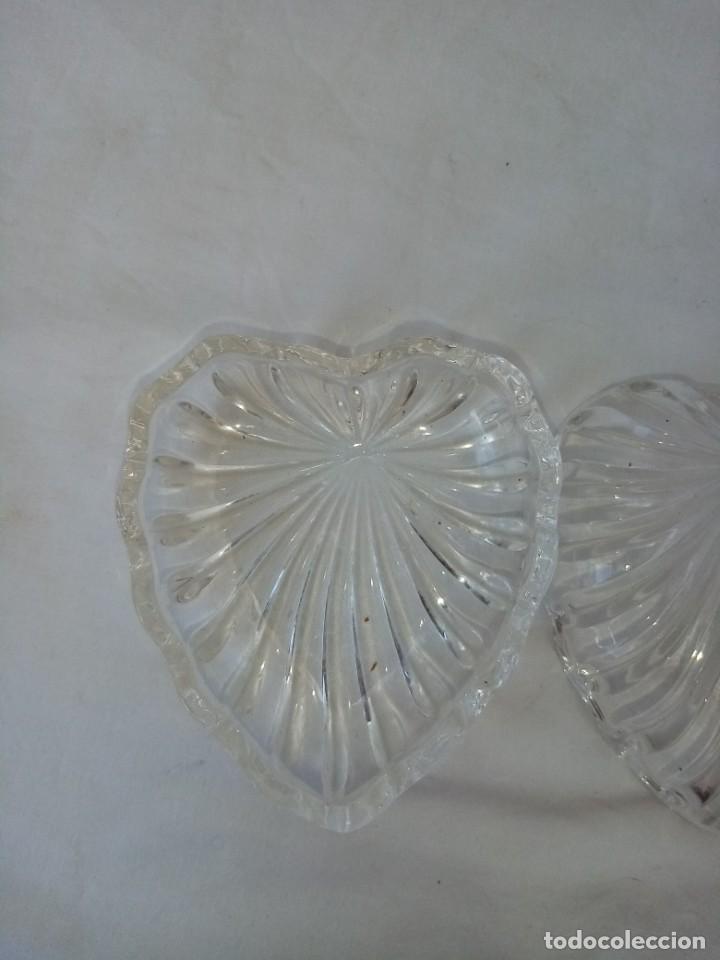 Antig&uuml;edades: Cajita de cristal con forma de corazon. - Foto 5
