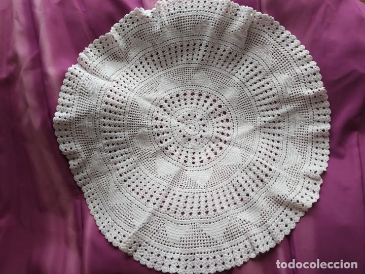 Antig&uuml;edades: TAPETE REDONDO DE GANCHILLO - CROCHET - Foto 1