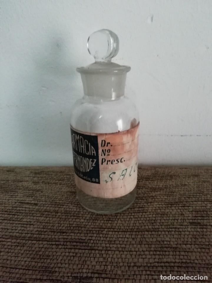 Antig&uuml;edades: Antiguo tarro de cristal de farmacia Fern&aacute;ndez la l&iacute;nea C&aacute;diz mide 13 cm altura 5 cm di&aacute;metro