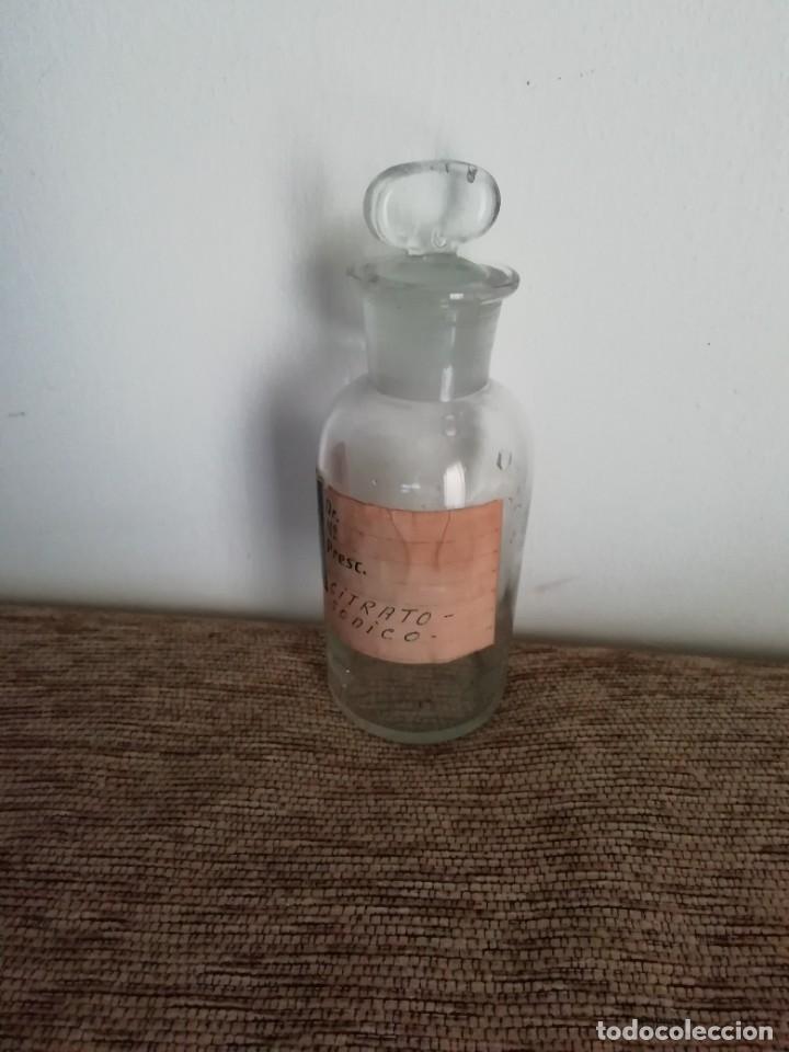 Antig&uuml;edades: Antiguo tarro de cristal de farmacia Fern&aacute;ndez la l&iacute;nea C&aacute;diz mide 16 cm altura y 5.50 cm diametro