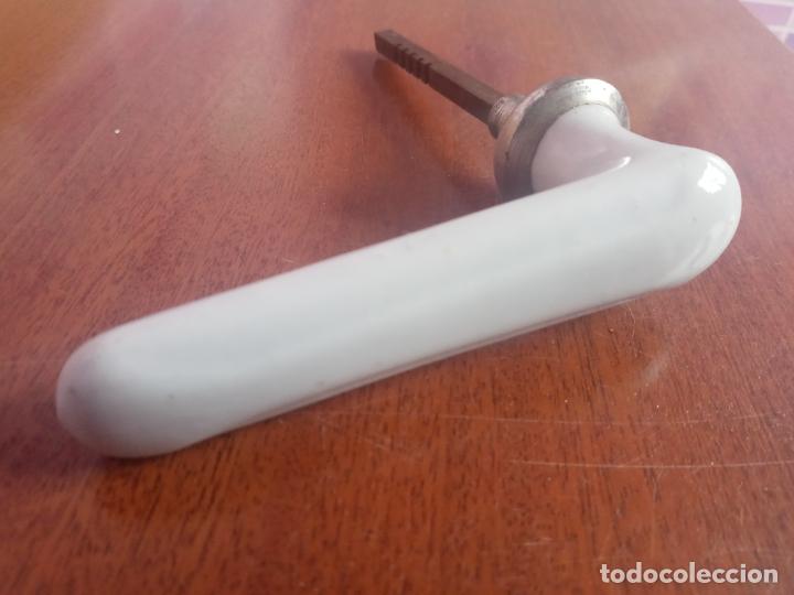Antiquit&auml;ten: Antigua maneta pomo para puerta de porcelana