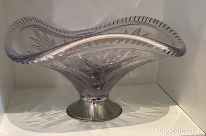 Antiques: CENTRO DE MESA ANTIGUO DE CRISTAL TALLADO DE 18 CMS. DE ALTURA X 30 CMS. DE DIAMETRO