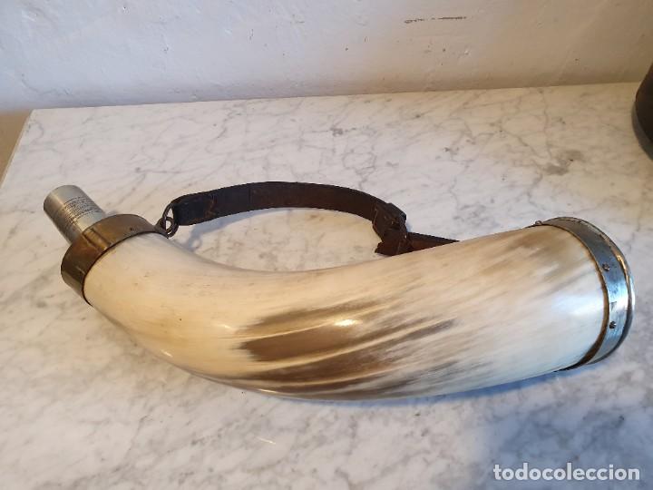 Antig&uuml;edades: CANTIMPLORA RECIPIENTE DE ASTA DE TORO - Foto 1