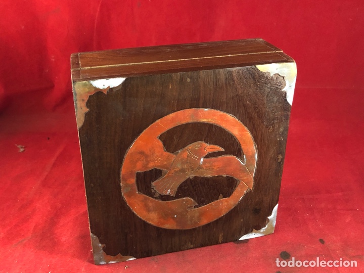 Antig&uuml;edades: CAJA DE MADERA CON INCRUSTACIONES DE BRONCE - Foto 1