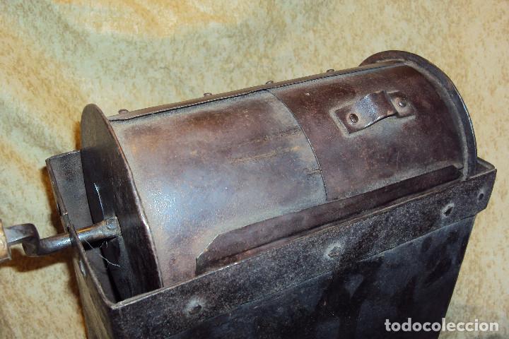Antig&uuml;edades: Tostador de cafe - Foto 2