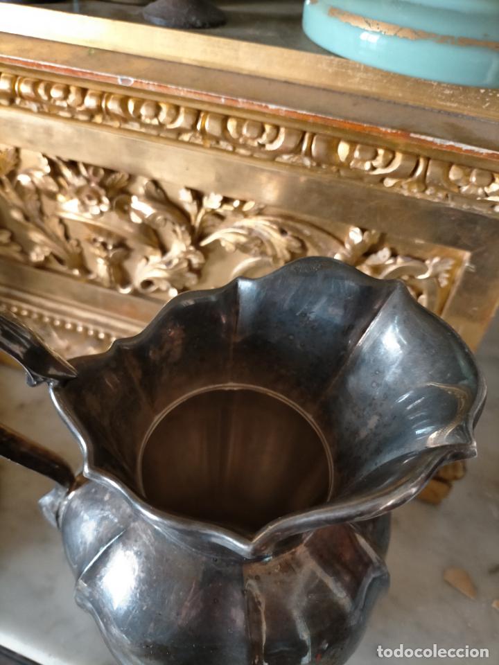 Antigüedades: gran jarra AGUAMANIL lechera o cafetera metal plateada ,19 CM APROXIMADOS LAVATORIO SEMANA SANTA - Foto 12 - 224171597
