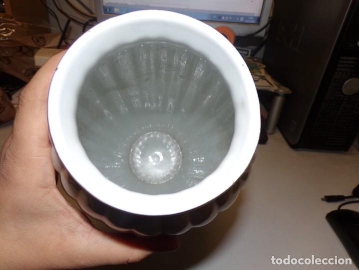 Antig&uuml;edades: ESTAMOS LIQUIDANDO. jarr&oacute;n de porcelana - Foto 2