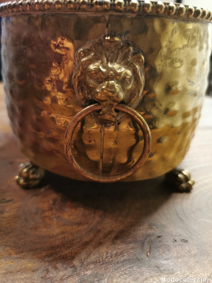 Antig&uuml;edades: Carbonera en bronce - Foto 2