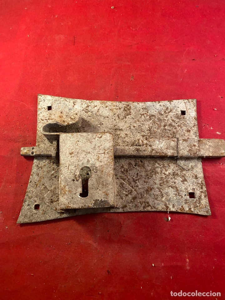 Antig&uuml;edades: Antigua cerradura - Foto 1