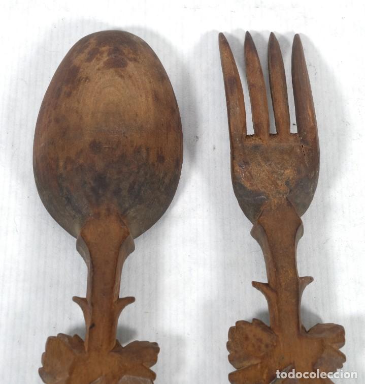 Antig&uuml;edades: Cuchara y tenedor en madera tallada - Foto 4