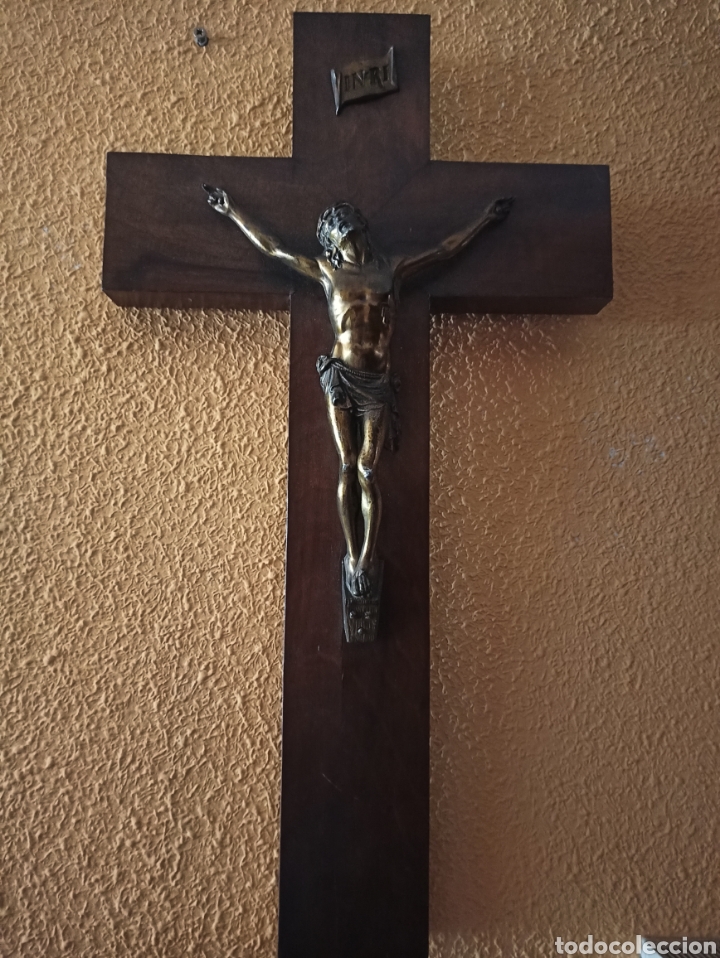 Antig&uuml;edades: antiguo crucifijo madera y meta - Foto 7
