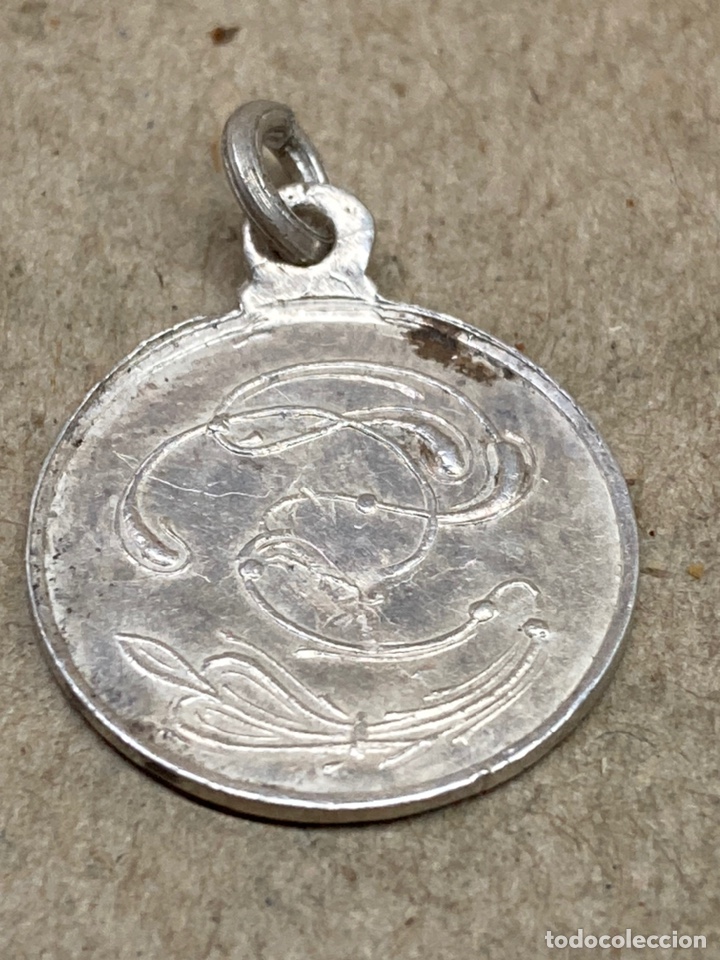 Antig&uuml;edades: Medalla de plata religiosa - Foto 1