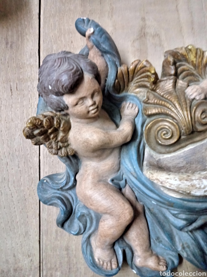 Antig&uuml;edades: Benditera con angeles de escayola - Foto 2