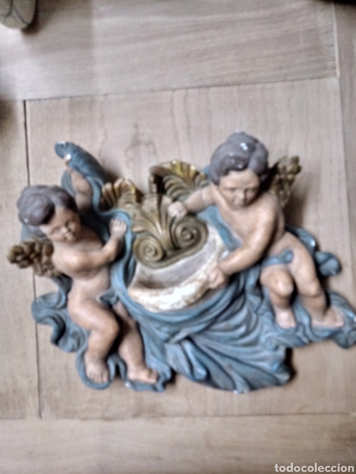 Antig&uuml;edades: Benditera con angeles de escayola - Foto 1