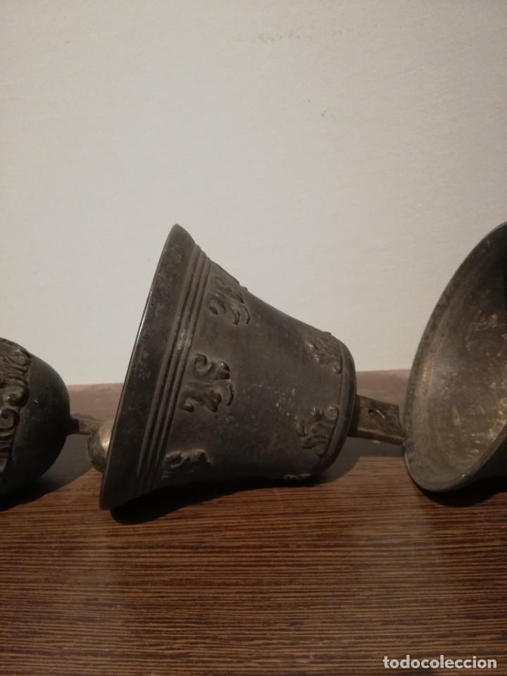 Antig&uuml;edades: TRES CAMPANAS DE BRONCE S. XVIII - Foto 3