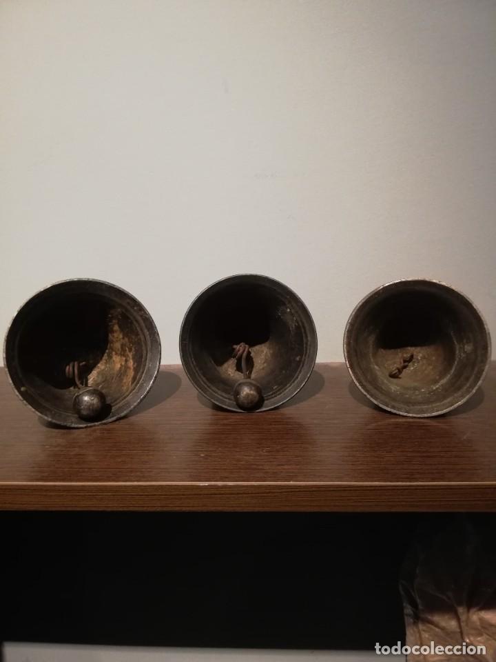 Antig&uuml;edades: TRES CAMPANAS DE BRONCE S. XVIII - Foto 8