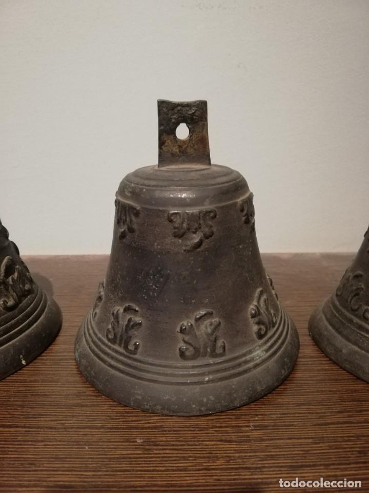 Antig&uuml;edades: TRES CAMPANAS DE BRONCE S. XVIII - Foto 11