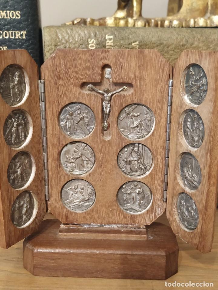 Antig&uuml;edades: ANTIGUO RETABLO V&Iacute;A CRUCIS TR&Iacute;PTICO - Foto 2