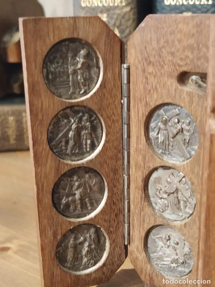 Antig&uuml;edades: ANTIGUO RETABLO V&Iacute;A CRUCIS TR&Iacute;PTICO - Foto 5