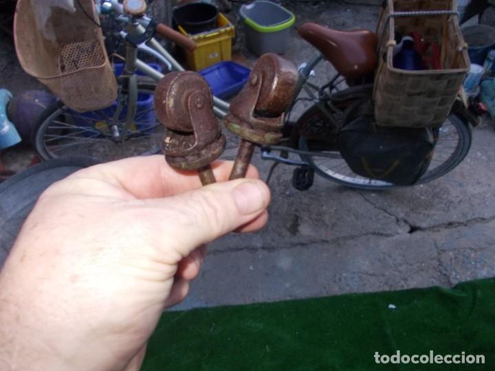 Antig&uuml;edades: rueditas de hierro antiguas - Foto 3