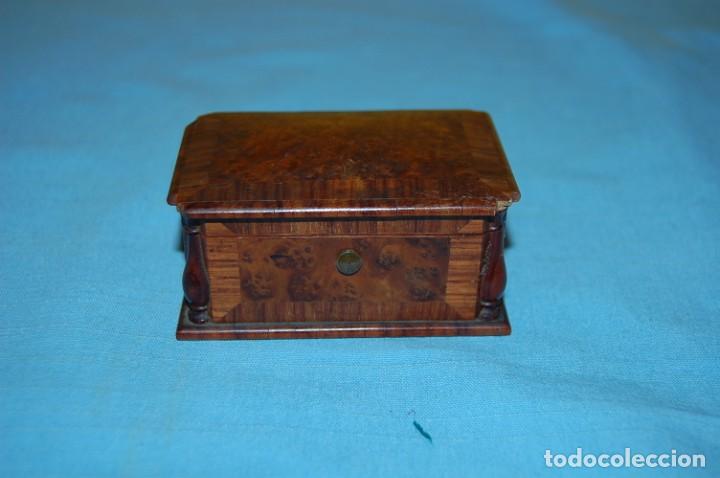 Antig&uuml;edades: CAJA RAIZ - Foto 1