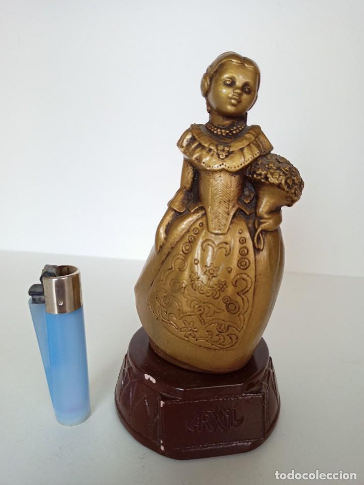 Antig&uuml;edades: Figura de fallera - Foto 1
