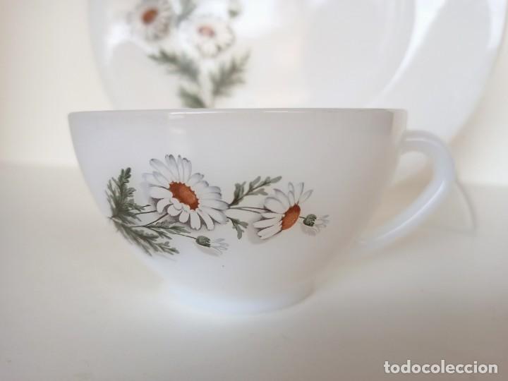 Antig&uuml;edades: Plato y taza de opalina - Foto 4