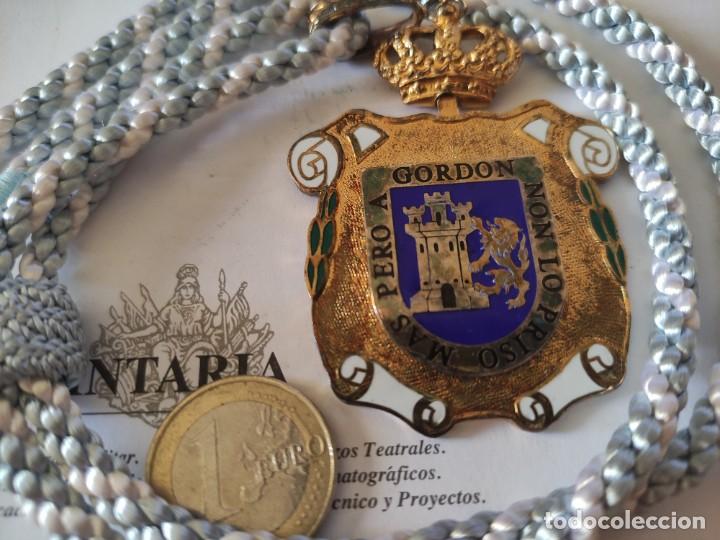 Antig&uuml;edades: Medalla de Le&oacute;n de Pola de Gordon - Foto 2