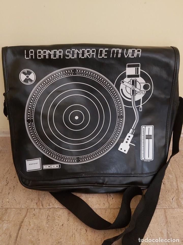 Antig&uuml;edades: BOLSO BANDOLERA GRANDE - Foto 1