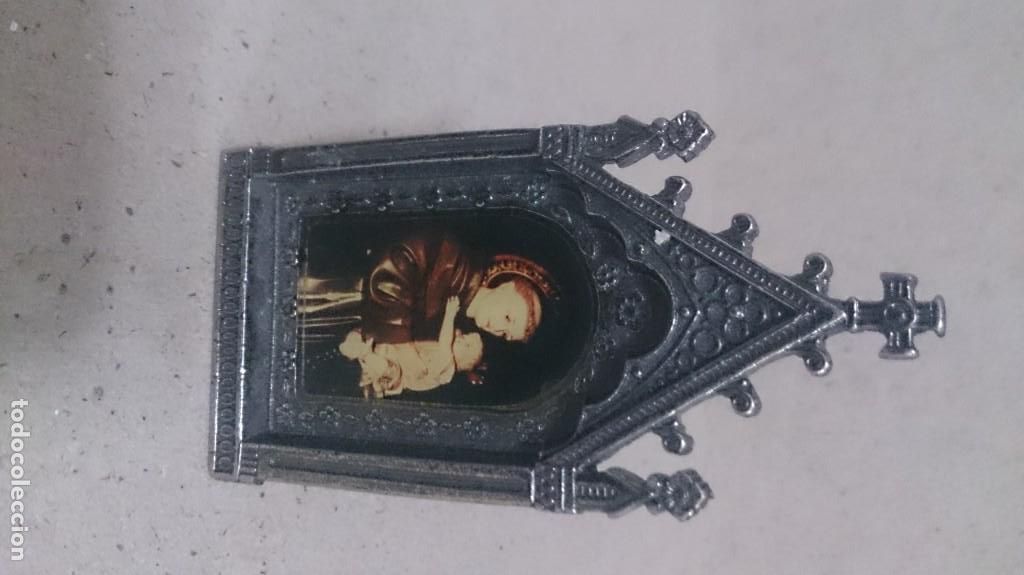Antig&uuml;edades: Santo con ni&ntilde;o metal - Foto 1