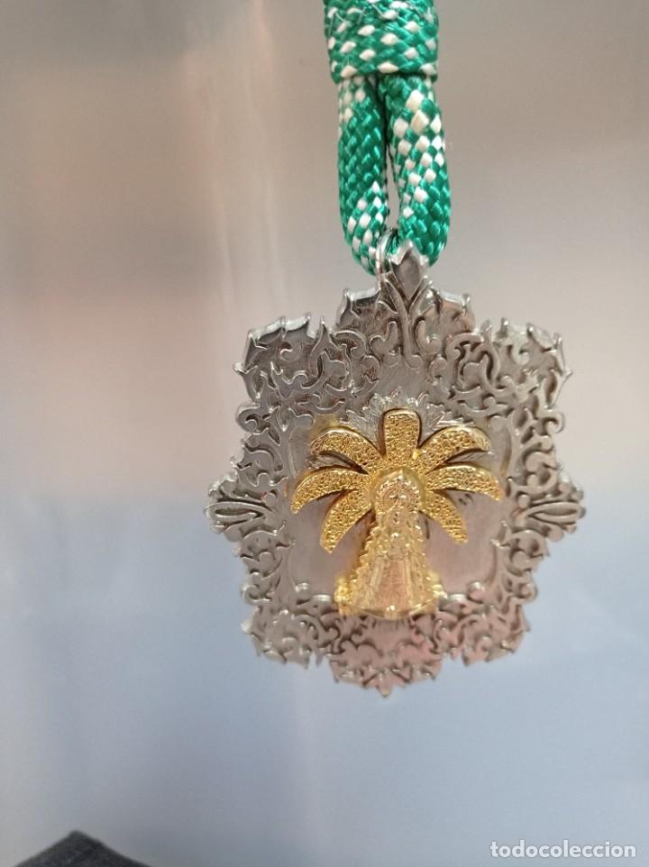 Antig&uuml;edades: MEDALLA DE NUESTRA SE&Ntilde;ORA DEL ROCIO - ELCHE CON CORDON - Foto 1