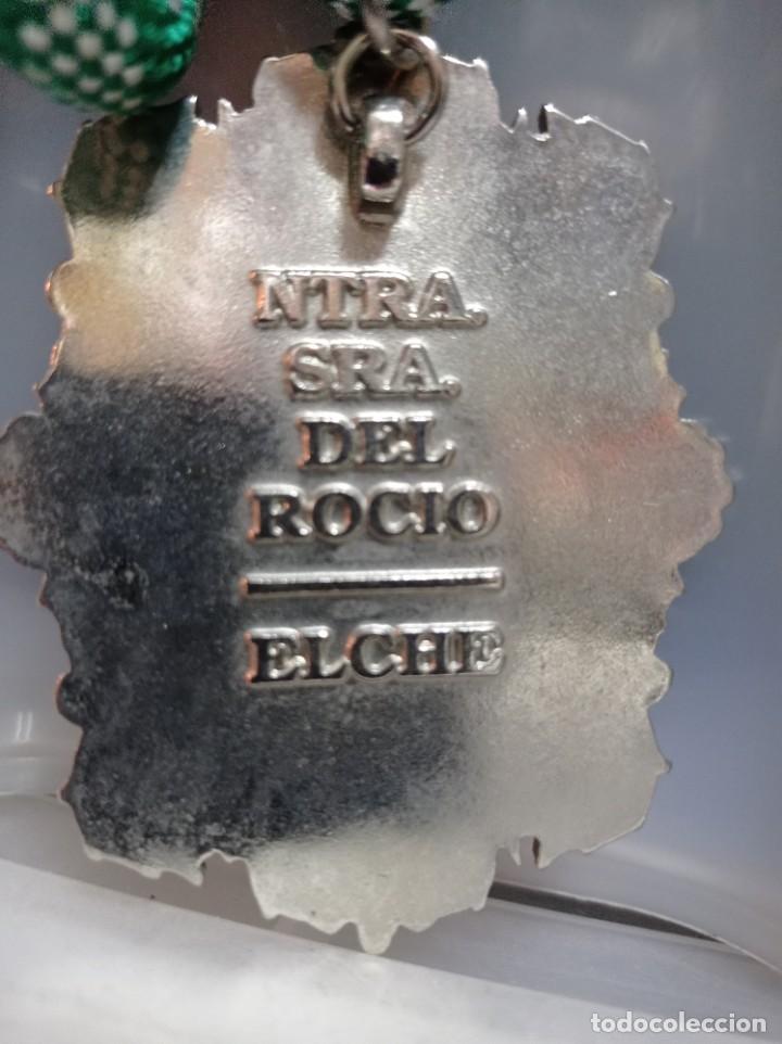 Antig&uuml;edades: MEDALLA DE NUESTRA SE&Ntilde;ORA DEL ROCIO - ELCHE CON CORDON - Foto 3