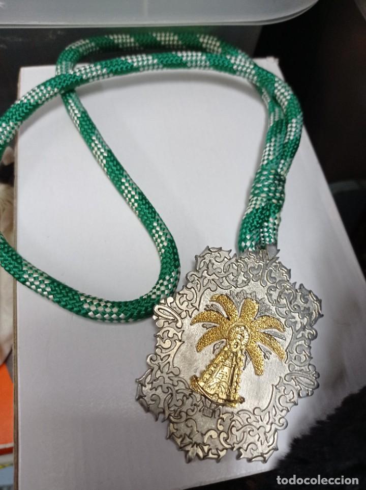 Antig&uuml;edades: MEDALLA DE NUESTRA SE&Ntilde;ORA DEL ROCIO - ELCHE CON CORDON - Foto 4