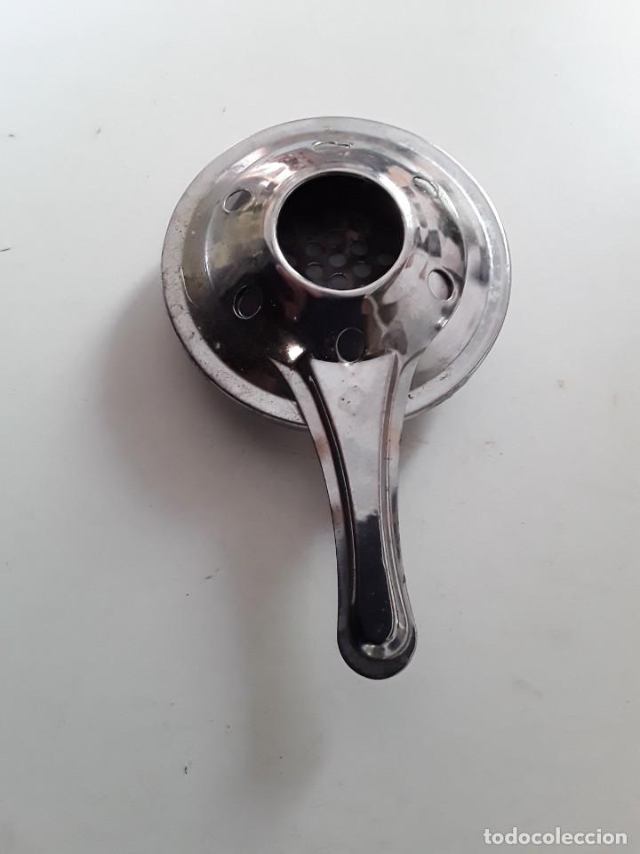 Antig&uuml;edades: Mechero de alcohol de metal plateado - Foto 4