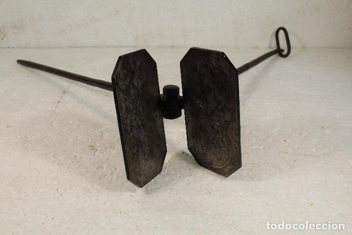 Antig&uuml;edades: ANTIGUO OSTIERO DE HIERRO DE FORJA - Foto 13