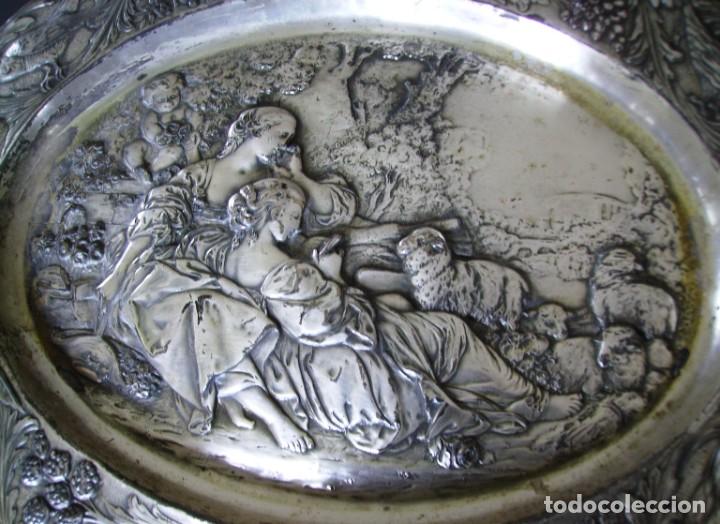 Antig&uuml;edades: GRAN BANDEJA DE COBRE PLATEADO XIX - Foto 9
