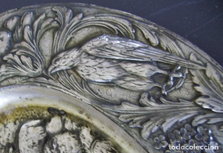 Antig&uuml;edades: GRAN BANDEJA DE COBRE PLATEADO XIX - Foto 14