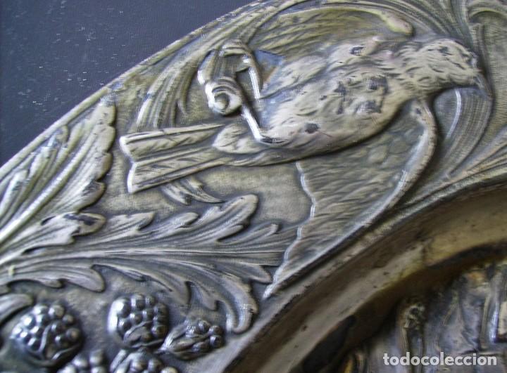 Antig&uuml;edades: GRAN BANDEJA DE COBRE PLATEADO XIX - Foto 17