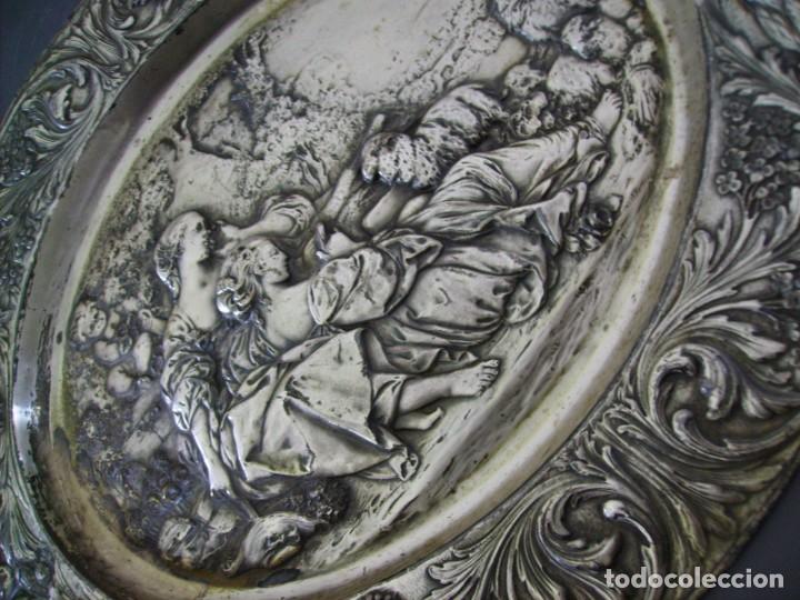 Antig&uuml;edades: GRAN BANDEJA DE COBRE PLATEADO XIX - Foto 18