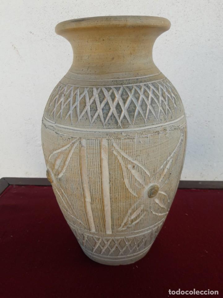 Antig&uuml;edades: Jarr&oacute;n de ceramica - Foto 1